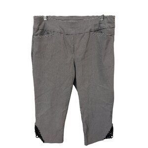 Christopher and Banks Signature Slimming Capri Pant Size 14 Gingham Crochet Lace